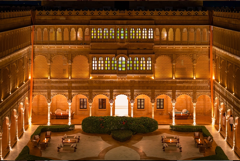 Royal Palace Dinner